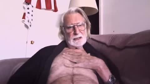 Snapshot of alphauniform chatting on November 4, 5:23 pm AlphaUniform online show from November 4, 5:23 pm