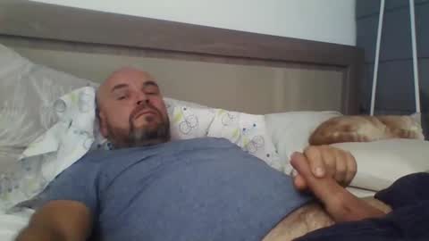 Snapshot of alsi72 chatting on December 25, 8:29 am alsi72 online show from December 25, 8:29 am