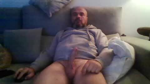 Snapshot of alsi72 chatting on December 13, 11:32 pm alsi72 online show from December 13, 11:32 pm