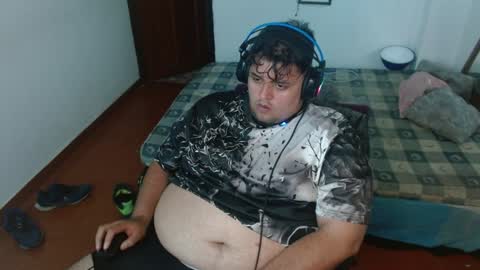 Snapshot of altairstudiosboy chatting on December 3, 5:09 am Jhosep online show from December 3, 5:09 am