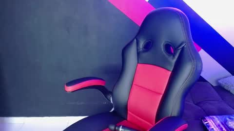 Alter  online show from January 7, 9:14 pm