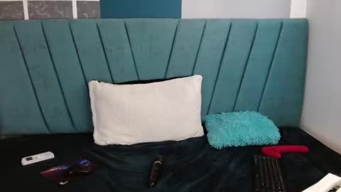 Alter  online show from February 7, 9:04 pm