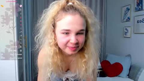 Snapshot of althenabrach chatting on October 11, 8:24 am Betty online show from October 11, 8:24 am