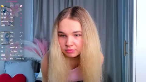 Snapshot of althenabrach chatting on October 22, 8:03 am Betty online show from October 22, 8:03 am