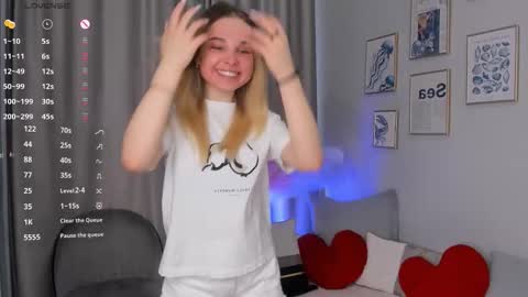 Snapshot of althenabrach chatting on November 9, 7:39 am Betty online show from November 9, 7:39 am