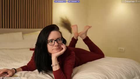 Snapshot of alucidreaming chatting on December 1, 6:57 pm Lucid Dreaming online show from December 1, 6:57 pm