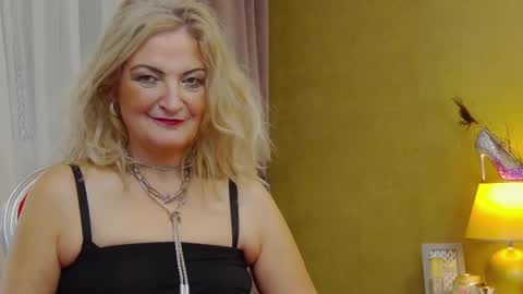 Snapshot of alura_jenson_ chatting on October 16, 6:31 pm Alura Jenson online show from October 16, 6:31 pm