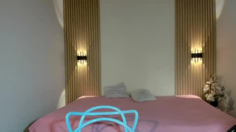 Aly online show from April 30, 11:49 am