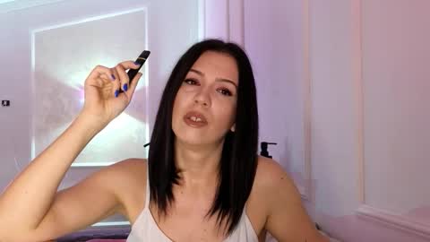 Snapshot of alyarei chatting on December 2, 1:33 am alyarei online show from December 2, 1:33 am