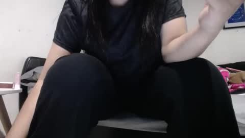 Alyn Maria online show from November 19, 2:22 am