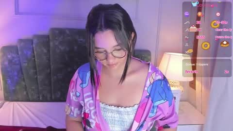 Snapshot of alys_baker chatting on January 18, 9:13 am Alys online show from January 18, 9:13 am