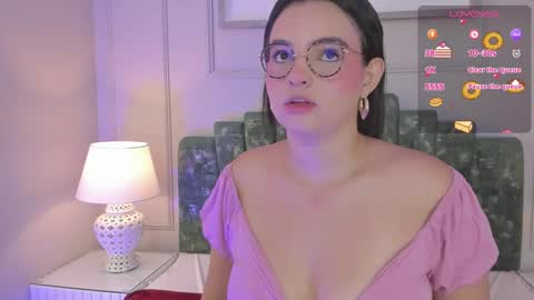 Snapshot of alys_baker chatting on February 6, 2:44 am Alys online show from February 6, 2:44 am