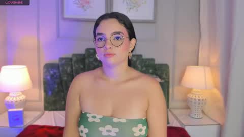 Snapshot of alys_baker chatting on February 9, 2:49 am Alys online show from February 9, 2:49 am