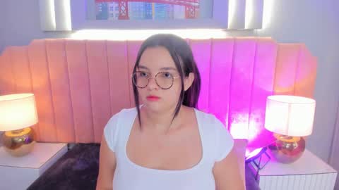 Snapshot of alys_baker chatting on September 25, 3:32 am Alys online show from September 25, 3:32 am