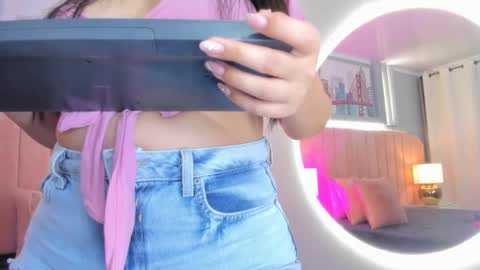 Snapshot of alys_baker chatting on October 3, 3:47 am Alys online show from October 3, 3:47 am