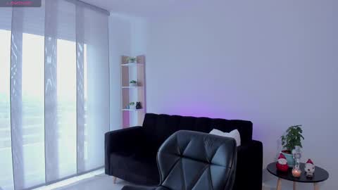 Alyson online show from December 23, 2:07 pm