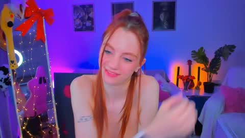 Snapshot of alyssa_smitt chatting on January 20, 4:54 am alyssa_smitt online show from January 20, 4:54 am
