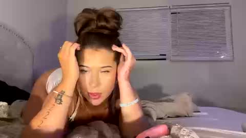 alyssaortega online show from October 15, 5:18 am