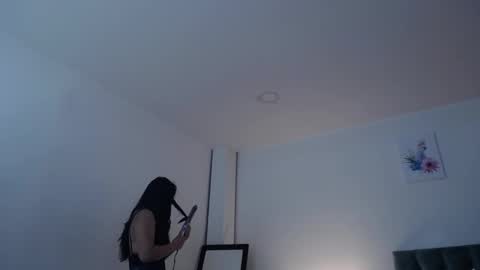 Snapshot of alyssia_wolds_1 chatting on January 23, 1:02 pm alyssia wolds online show from January 23, 1:02 pm