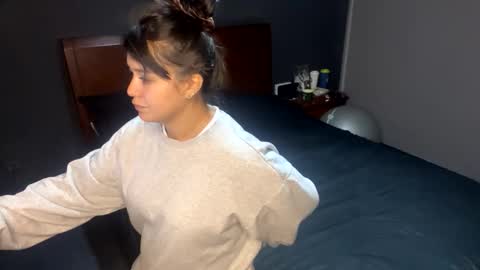 Snapshot of alyssia_wolds_1 chatting on September 15, 12:54 am alyssia wolds online show from September 15, 12:54 am