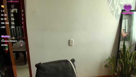 Snapshot of alyssia_wolds_1 chatting on October 6, 12:35 pm alyssia wolds online show from October 6, 12:35 pm