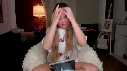 Alice online show from December 1, 2:05 am