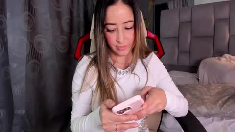 Alyze make feel hot as hell online show from October 9, 1:58 am