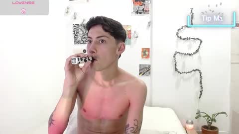 Snapshot of amad696 chatting on January 31, 3:33 pm Amad Passer x guests Independent model online show from January 31, 3:33 pm