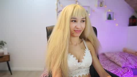 Amai  Liu online show from November 21, 9:19 am