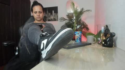 anny online show from April 9, 2:22 am