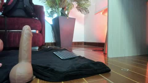 anny online show from April 9, 6:19 am