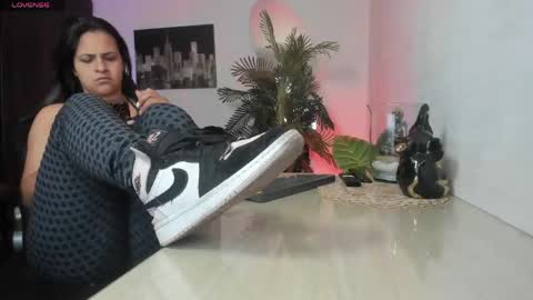 Snapshot of amaia_bushida chatting on May 19, 2:51 am anny online show from May 19, 2:51 am
