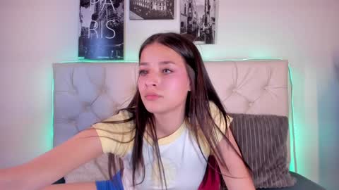 Snapshot of amaia_daniells chatting on January 1, 5:43 am B I A N C A online show from January 1, 5:43 am