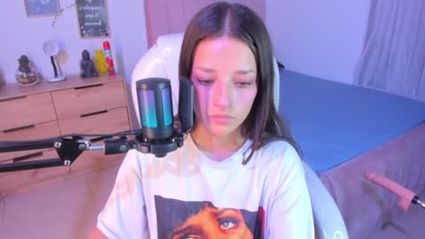 Snapshot of amaia_daniells chatting on February 5, 4:16 am B I A N C A online show from February 5, 4:16 am