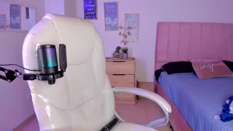 Snapshot of amaia_daniells chatting on March 3, 6:26 am B I A N C A online show from March 3, 6:26 am