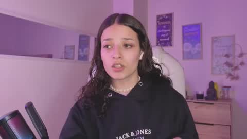 Snapshot of amaia_daniells chatting on October 2, 3:24 am B I A N C A online show from October 2, 3:24 am