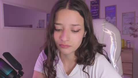 Snapshot of amaia_daniells chatting on October 8, 4:43 am B I A N C A online show from October 8, 4:43 am