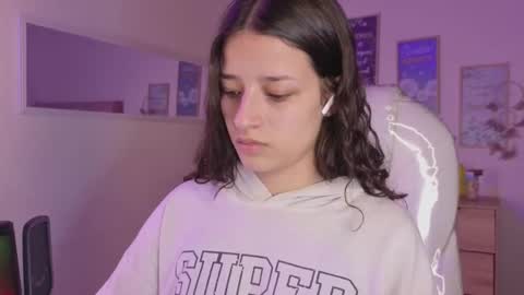 Snapshot of amaia_daniells chatting on October 17, 3:53 am B I A N C A online show from October 17, 3:53 am