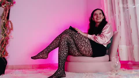 Amai  Sinclair  online show from January 10, 12:15 pm