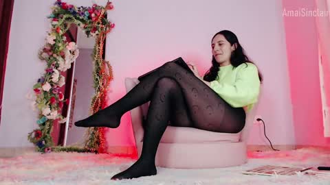 Amai  Sinclair  online show from February 2, 9:08 am