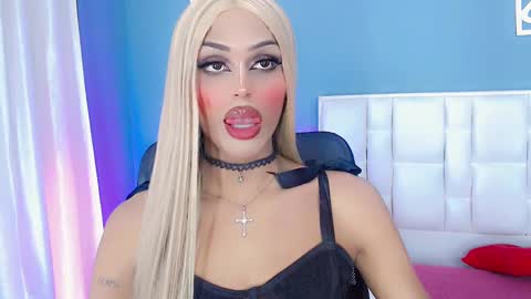 Snapshot of amal_baddel_ chatting on December 14, 7:51 am amal_baddel_ online show from December 14, 7:51 am