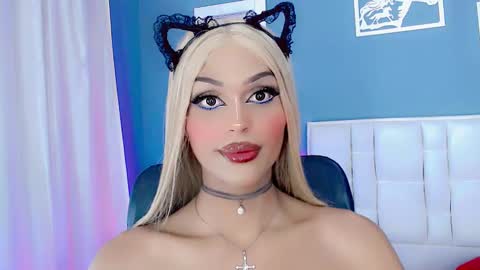 Snapshot of amal_baddel_ chatting on December 15, 8:41 am amal_baddel_ online show from December 15, 8:41 am