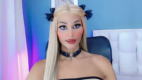 Snapshot of amal_baddel_ chatting on December 18, 4:42 am amal_baddel_ online show from December 18, 4:42 am