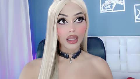 Snapshot of amal_baddel_ chatting on January 12, 3:49 am amal_baddel_ online show from January 12, 3:49 am