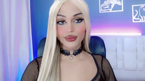 Snapshot of amal_baddel_ chatting on January 15, 7:15 am amal_baddel_ online show from January 15, 7:15 am