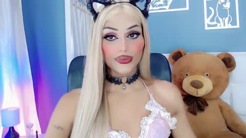 Snapshot of amal_baddel_ chatting on February 4, 4:15 am amal_baddel_ online show from February 4, 4:15 am