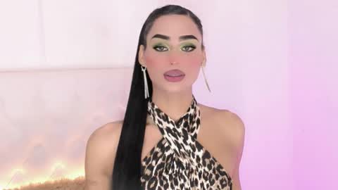 Snapshot of amal_baddel_ chatting on December 14, 6:19 am amal_baddel_ online show from December 14, 6:19 am