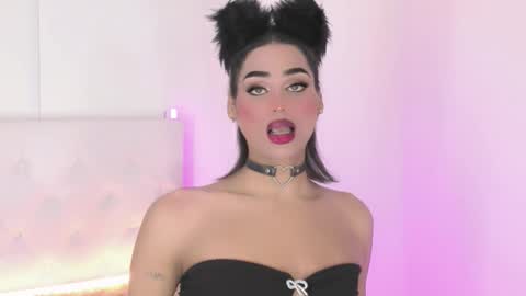 amal_baddel_ online show from December 23, 5:27 am