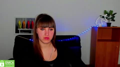 Snapshot of amali_ivanna_smit chatting on March 6, 3:45 pm Ivanna online show from March 6, 3:45 pm