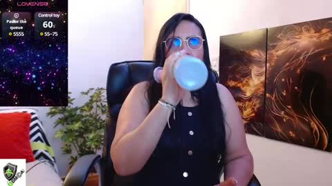 Snapshot of amalia_brunette chatting on February 28, 11:01 pm AMALIA online show from February 28, 11:01 pm